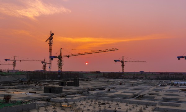 夕陽下的希冀 中原公司 鮑翰青 攝.jpg